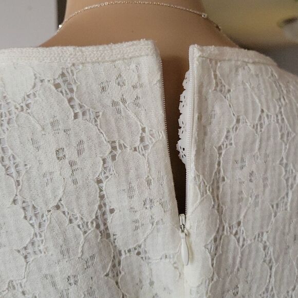 Max Studio ivory lace fabric dress 2. Worn once for photoshoot NEW - Picture 10 of 15